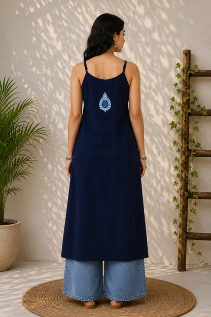 🌸 Wastiya Blue Floral Chikankari Rayon Long Kurti